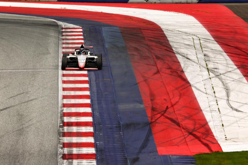 Michalina Sabaj, F4 CEZ